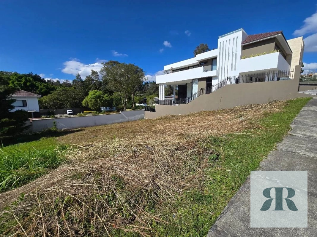 *Venta Terreno Lomas de San Isidro, Zona 16* - 4