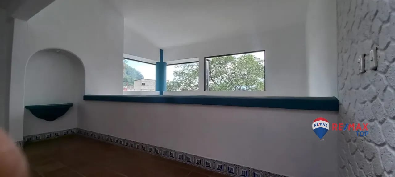 PANAJACHEL I CASA EN RESIDENCIAL l 2 APTO. INDEPENDIENTES AMPLIA PROPIEDAD CON JARDÍN FRONTAL Y POSTERIOR — Casa en Venta en Panajachel, Sololá — foto 9 de 11
