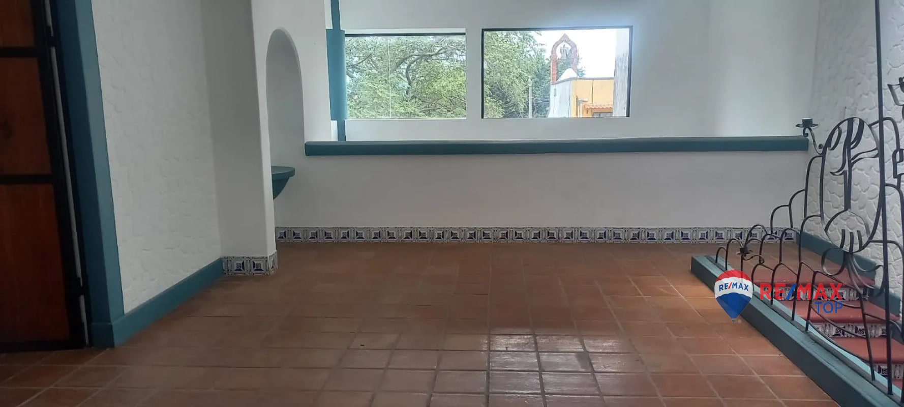 PANAJACHEL I CASA EN RESIDENCIAL l 2 APTO. INDEPENDIENTES AMPLIA PROPIEDAD CON JARDÍN FRONTAL Y POSTERIOR - 8