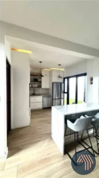 VENTA DE MODERNA CASA EXCELENTE UBICACIÓN - BLV. SAN CRISTOBAL — Casa en Venta en Zona 8 Mixco, Guatemala, Ciudad — miniatura 9 de 12