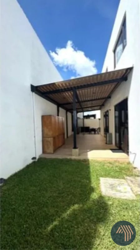 VENTA DE MODERNA CASA EXCELENTE UBICACIÓN - BLV. SAN CRISTOBAL - 8