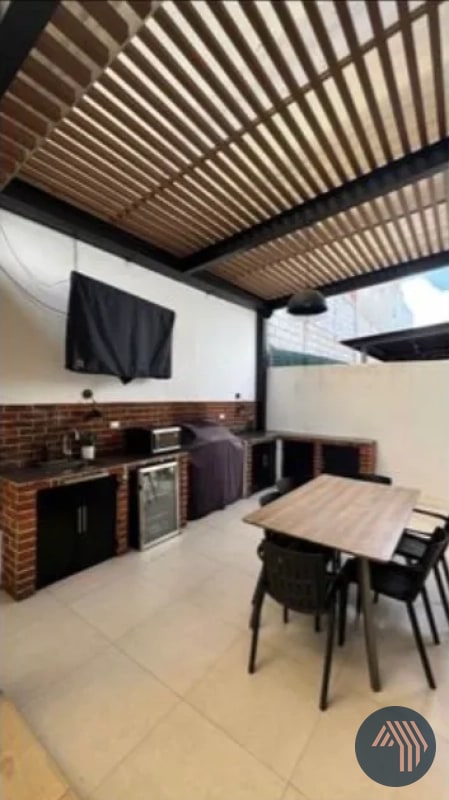 VENTA DE MODERNA CASA EXCELENTE UBICACIÓN - BLV. SAN CRISTOBAL - 7