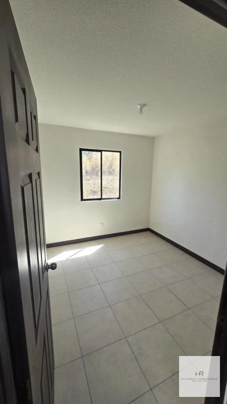 Alquiler de Casa Familiar: Colinas Premier, Palencia - 13