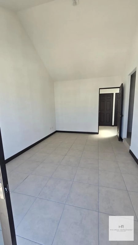 Alquiler de Casa Familiar: Colinas Premier, Palencia - 9