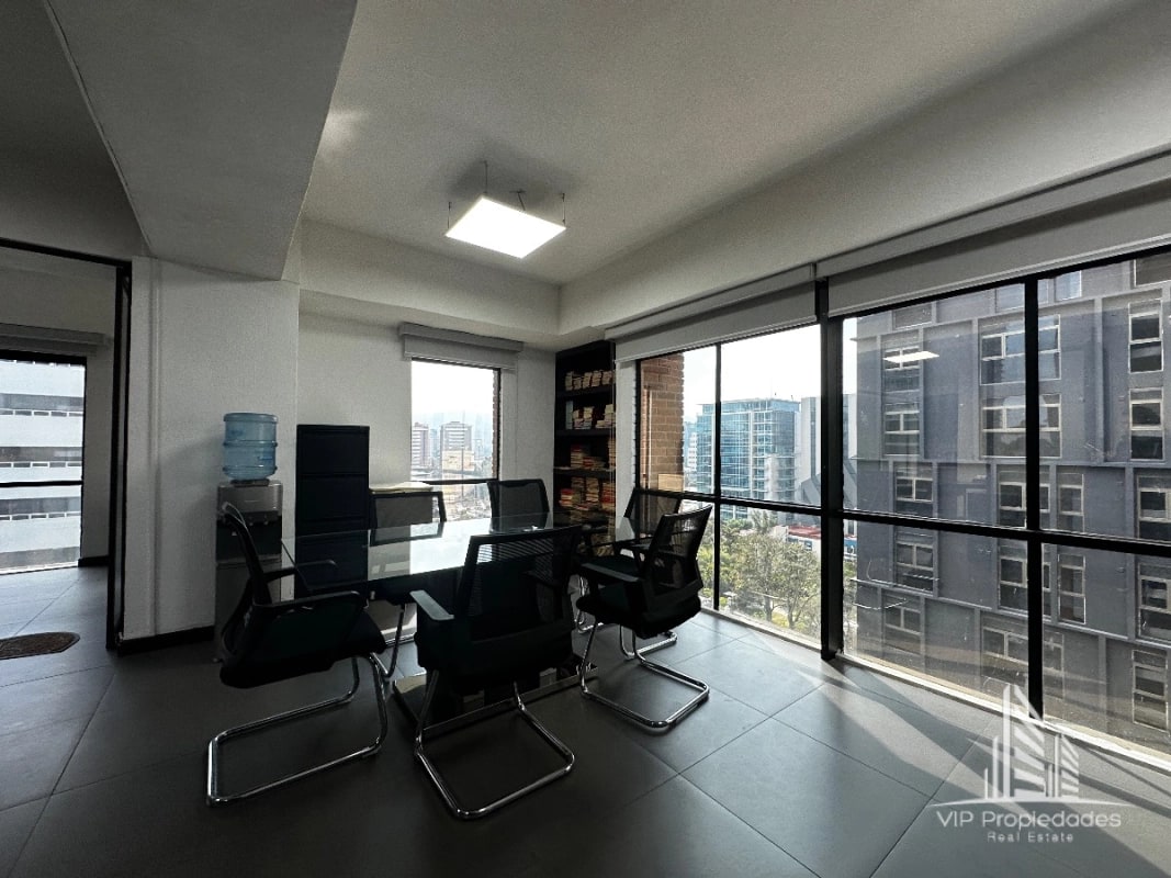 Oficina en alquiler en zona 10, Edificio Paladium - 1