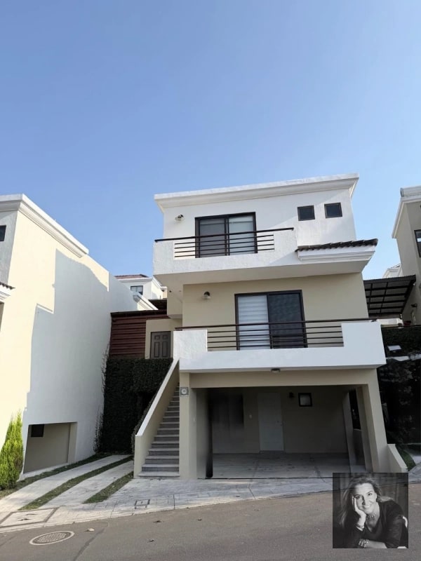 Casa en Venta en Vistas de San Isidro – Zona 16 - 1