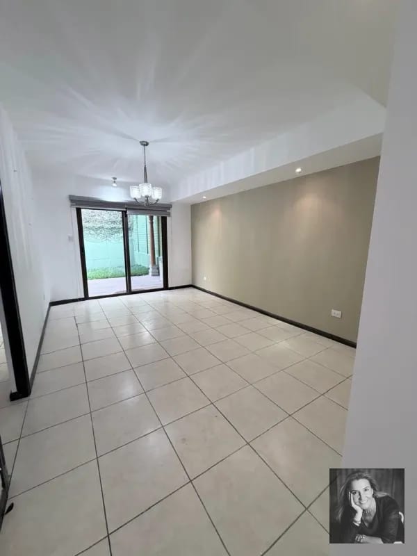 Casa en Venta en Vistas de San Isidro – Zona 16 — Casa en Venta en Vistas de San Isidro, Zona 16, Guatemala, Ciudad — foto 11 de 17