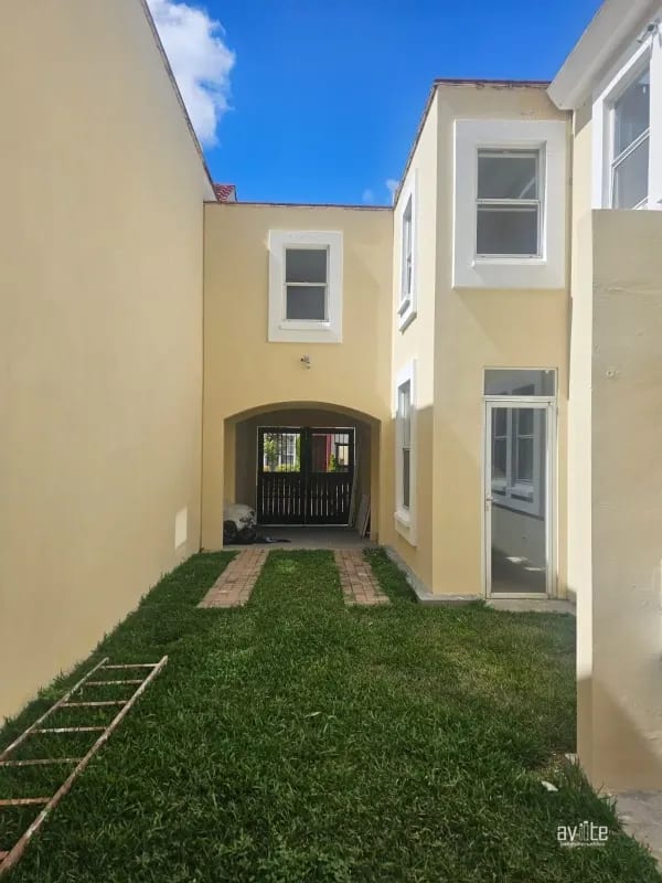 Condado Naranjo, casa Navarra dentro de Alameda Norte   Q2,800,000 — Casa en Venta en Condado Naranjo, Zona 4 Mixco, Guatemala, Ciudad — foto 1 de 14