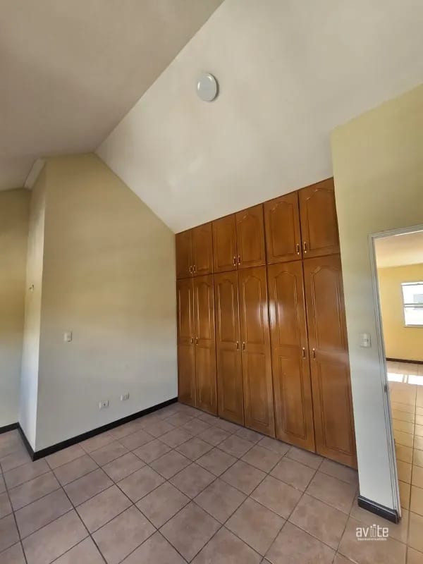 Condado Naranjo, casa Navarra dentro de Alameda Norte Q2,800,000 — Casa en Venta en Condado Naranjo, Zona 4 Mixco, Guatemala, Ciudad — foto 6 de 14