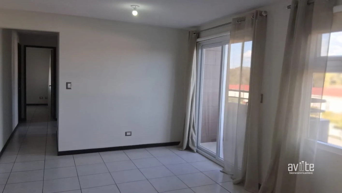 CONDADO NARANJO: Apartamento en nivel medio en venta Q1,400,000.00 más impuestos - 6