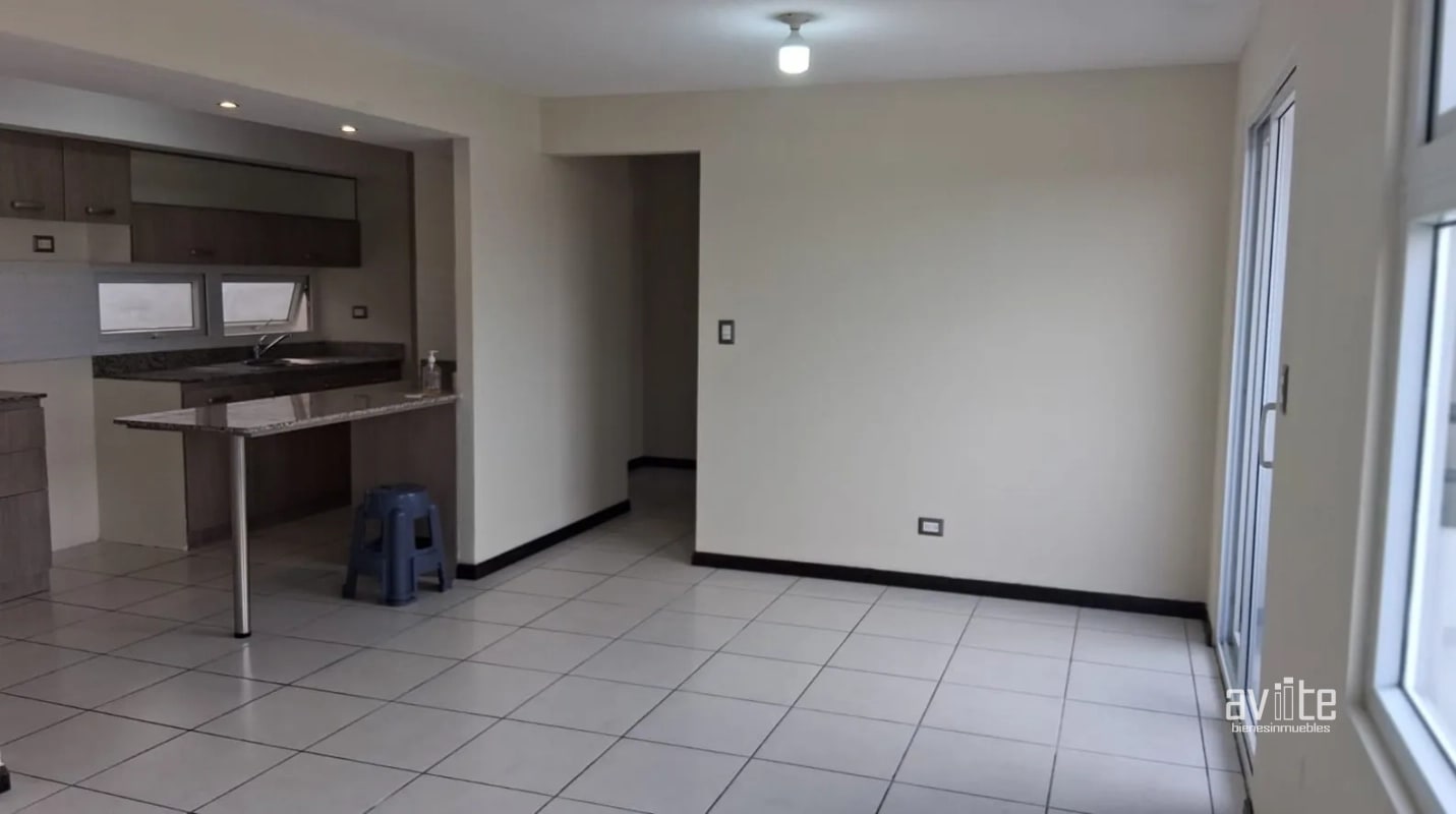 CONDADO NARANJO: Apartamento en nivel medio en venta Q1,400,000.00 más impuestos - 8