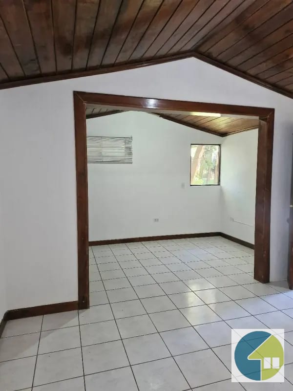 Amplia casa en alquiler km 25 CAES — Casa en Alquiler en Carretera a El Salvador, Guatemala, Ciudad — foto 5 de 12