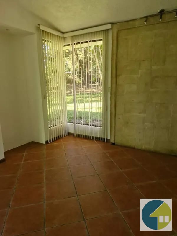 Amplia casa en alquiler km 25 CAES — Casa en Alquiler en Carretera a El Salvador, Guatemala, Ciudad — foto 2 de 12