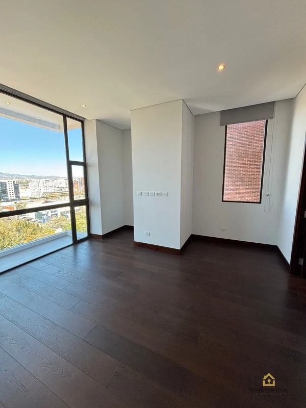 Apartamento de Lujo en Edificio Echo, Zona 14 | 2 Habs + Servicio | Amenidades Premium - 11