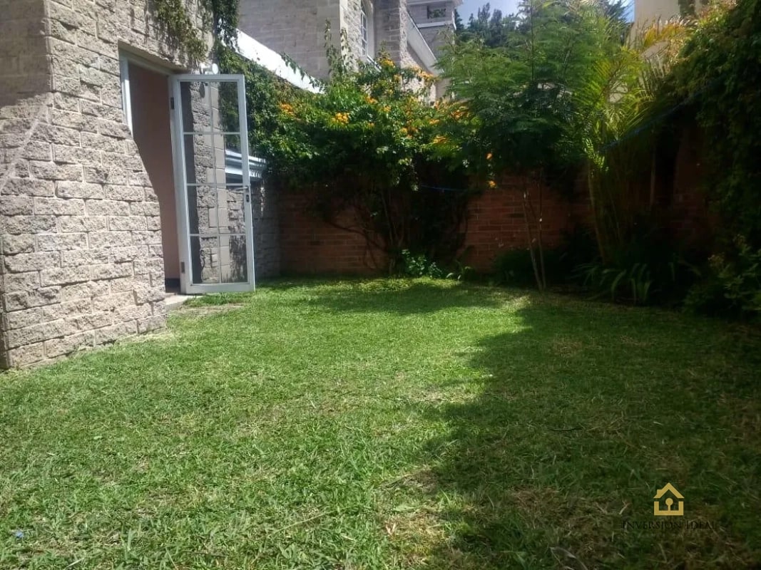 CASA EN RENTA COND. SANTA ANITA 1 | 3 HAB + CHIMENEA Y PISCINA |  Q5,700 - 2