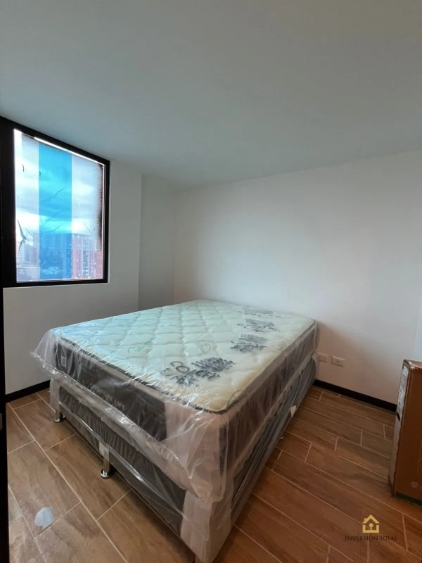 Rento Apto de 1 Habitación en Edificio Esseza, Zona 13 / $900 - 10