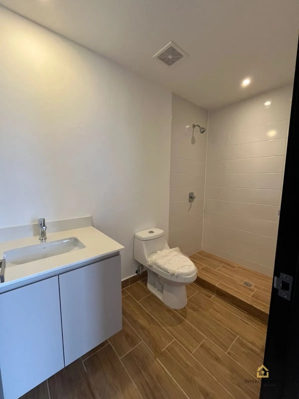 Rento Apto de 1 Habitación en Edificio Esseza, Zona 13 / $900 - 9