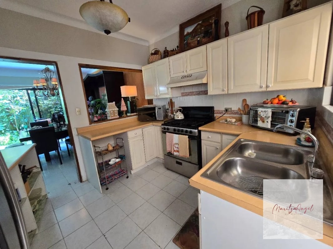 CASA EN VENTA EN ZONA 10 - 10