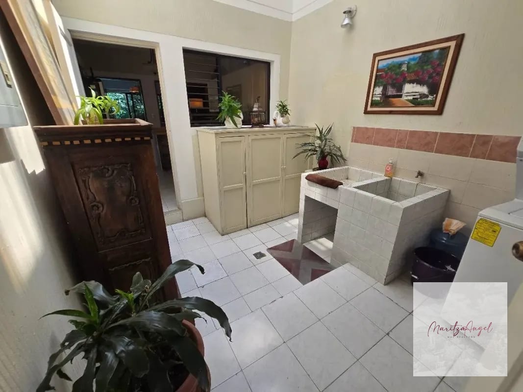 CASA EN VENTA EN ZONA 10 — Casa en Venta en 13-50, Zona 10, Guatemala, Ciudad — foto 9 de 13