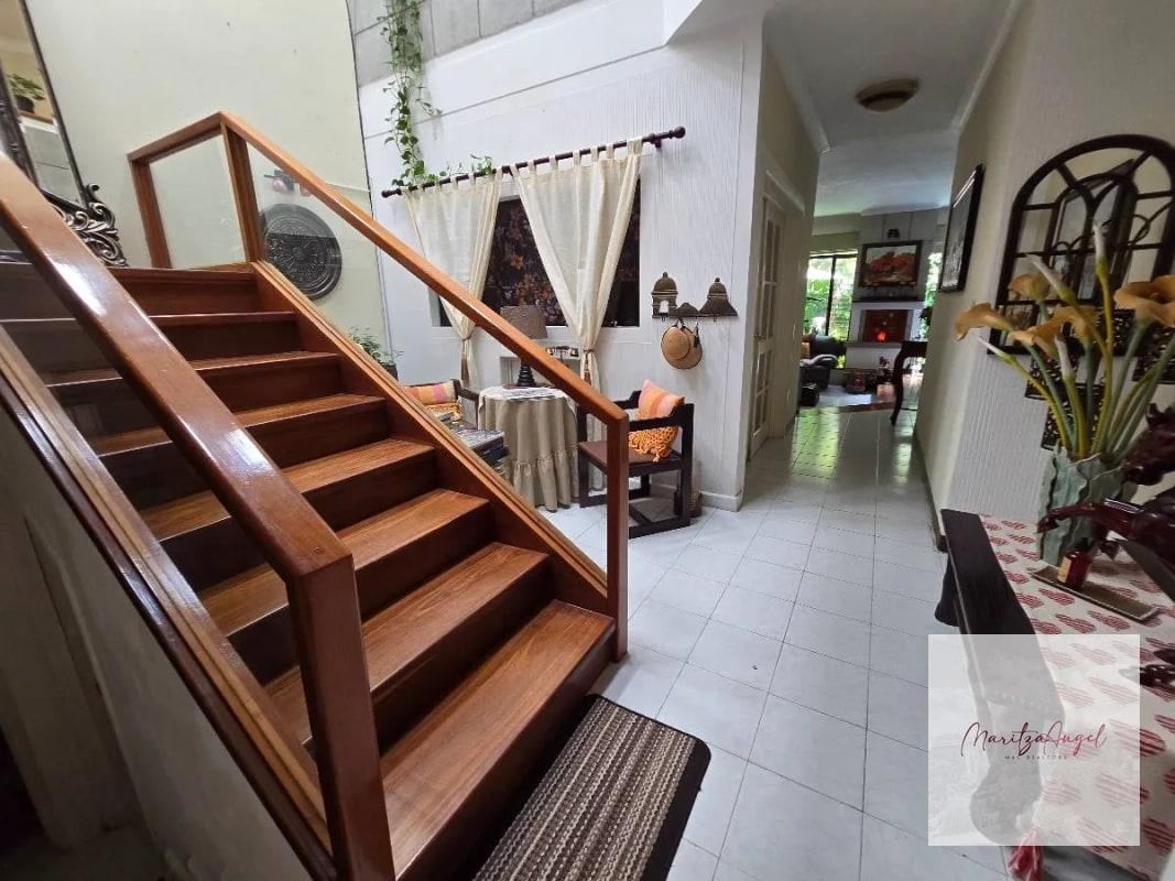 CASA EN VENTA EN ZONA 10 - 8