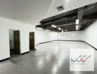 Rento Local Comercial de 208m2 en Design Center, Zona 10 — Local en Alquiler en Zona 10, Guatemala, Ciudad — miniatura 4 de 10