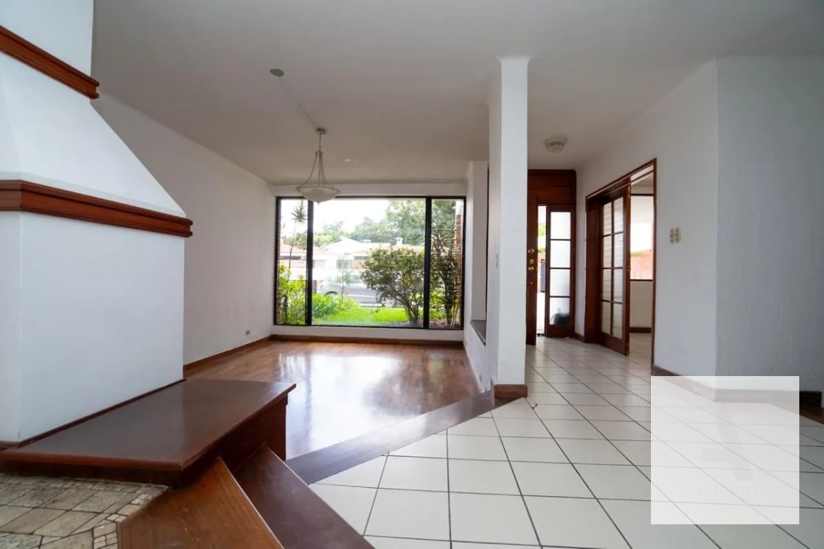 Casa en venta – Carretera a El Salvador, km 16.5 - 1