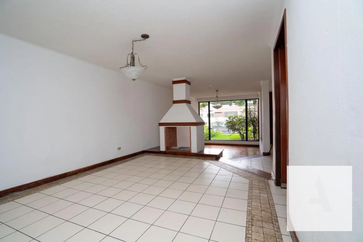 Casa en venta – Carretera a El Salvador, km 16.5 - 12