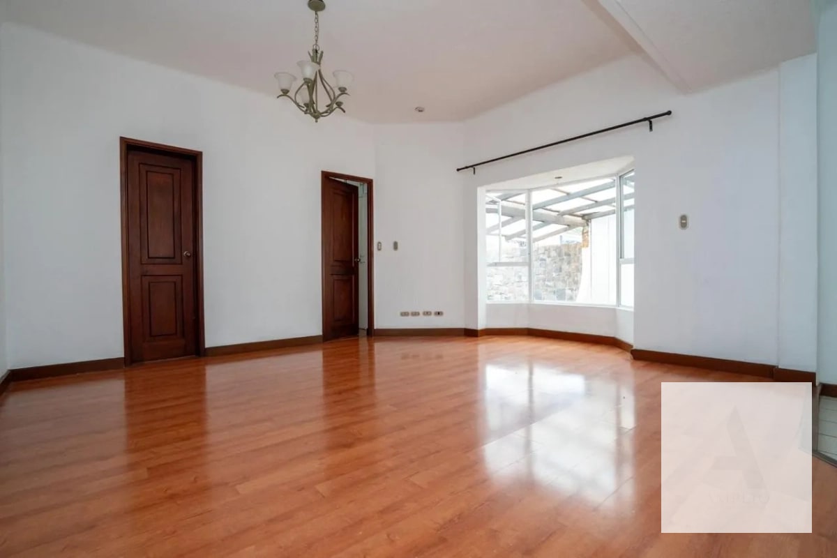 Casa en venta – Carretera a El Salvador, km 16.5 - 10