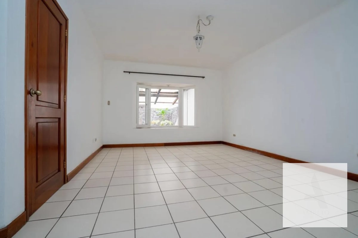 Casa en venta – Carretera a El Salvador, km 16.5 - 7