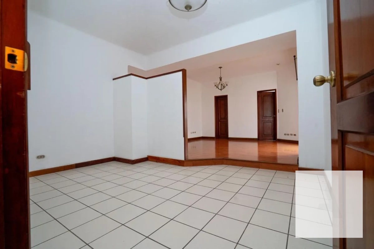 Casa en venta – Carretera a El Salvador, km 16.5 - 6