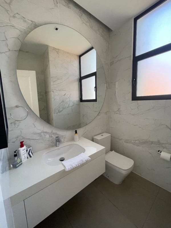 Apartamento Venta Zona 10,EDIFICIO Exclusivo Maranta Oakland , 2 Dormitorios, Sala Familiar, 2 Parqueos , Bodega + Dormitorio de Servicio $550,000 + Impuestos — Apartamento en Venta en Zona 10, Guatemala, Ciudad — foto 11 de 17
