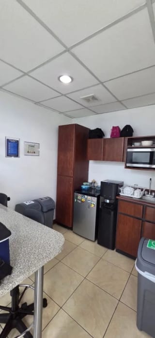 Oficina Edificio Torino ALQUILER — Oficina en Alquiler en Torino, Zona 10, Guatemala, Ciudad — miniatura 3 de 4