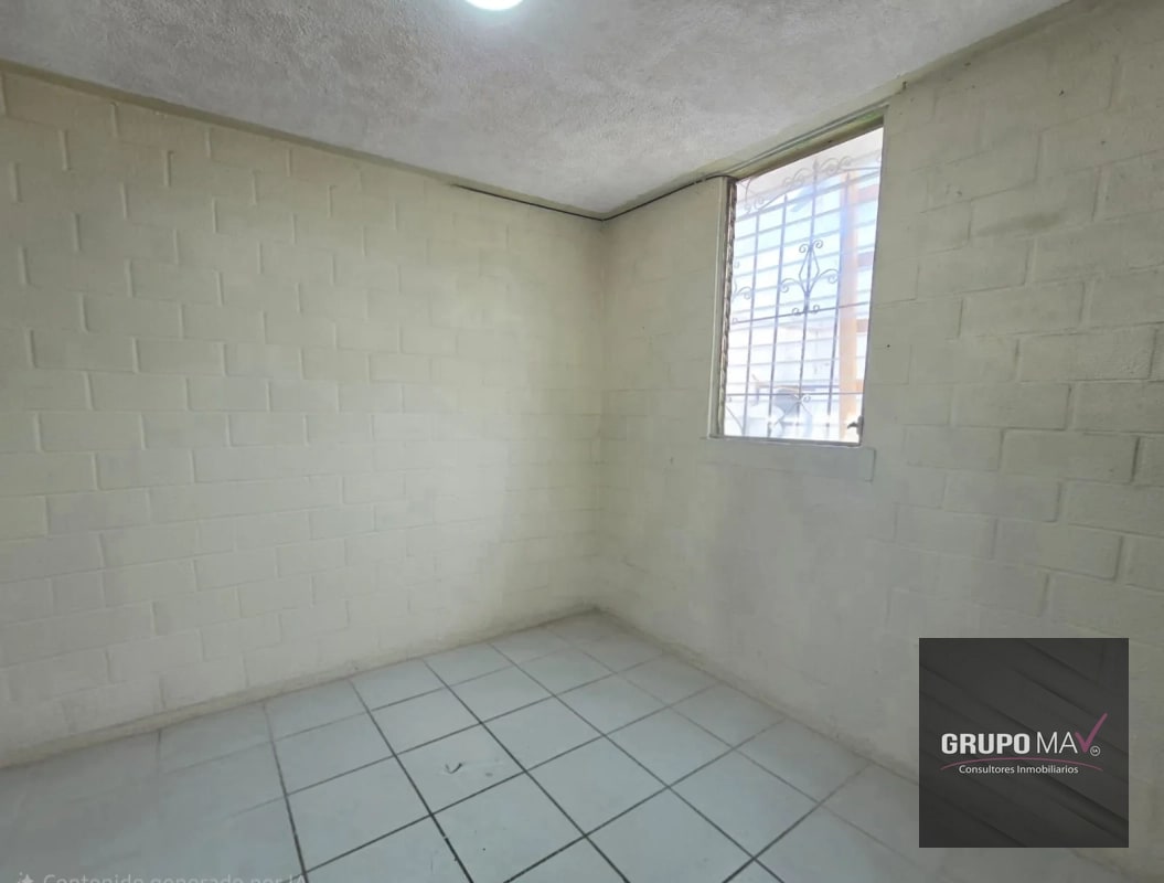 Casa con Local Mixco Zona 10 San Jacinto - 10