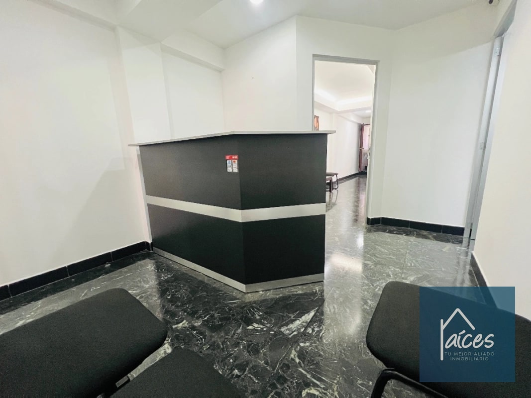 Clínica Odontológica en VENTA en Zona 10 (D) - 16
