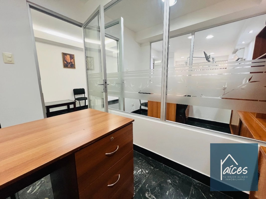 Clínica Odontológica en VENTA en Zona 10 (D) - 9