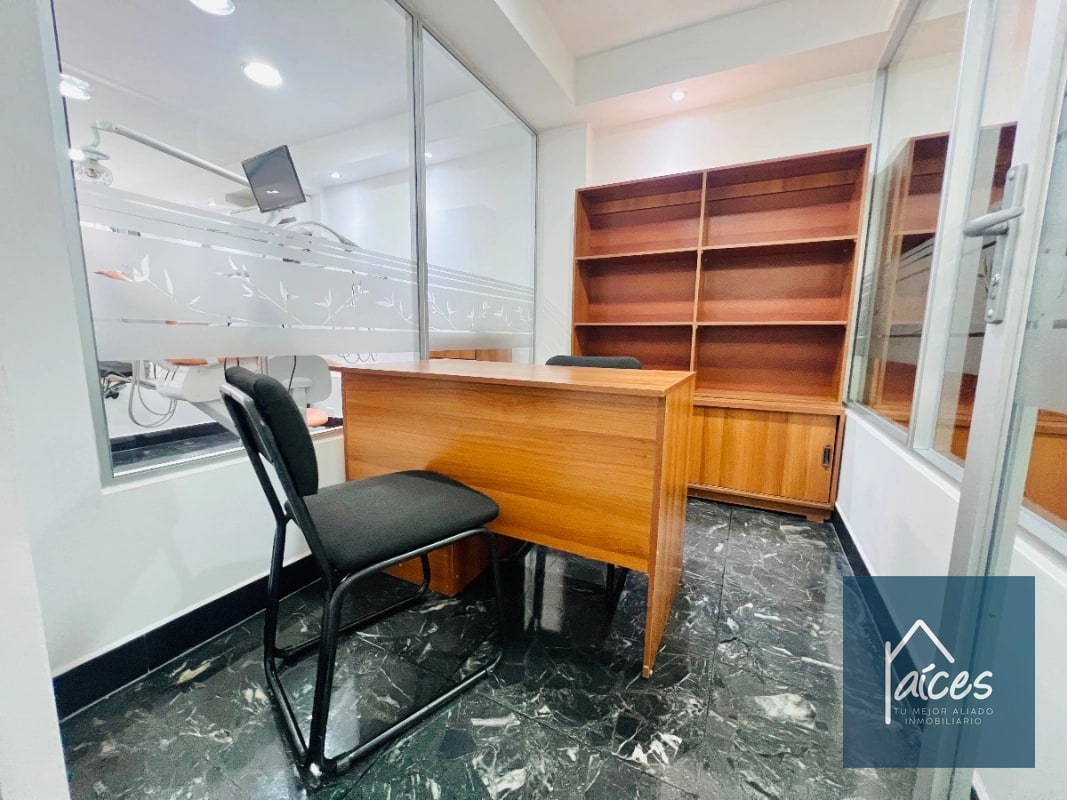 Clínica Odontológica en VENTA en Zona 10 (D) - 8
