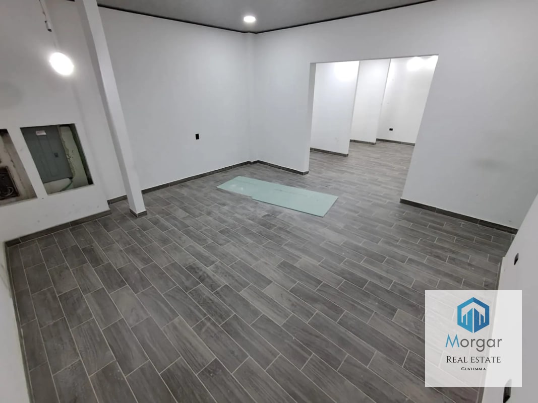 Local comercial en zona 10 - 4