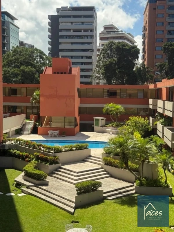 Townhouse/apto en venta VILLA REAL Zona 10 (D) - 1