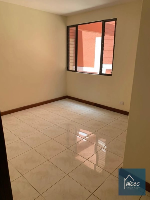 Townhouse/apto en venta VILLA REAL Zona 10 (D) - 8