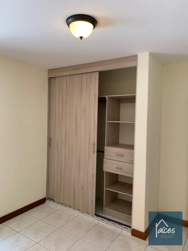 Townhouse/apto en venta VILLA REAL Zona 10 (D) - 6