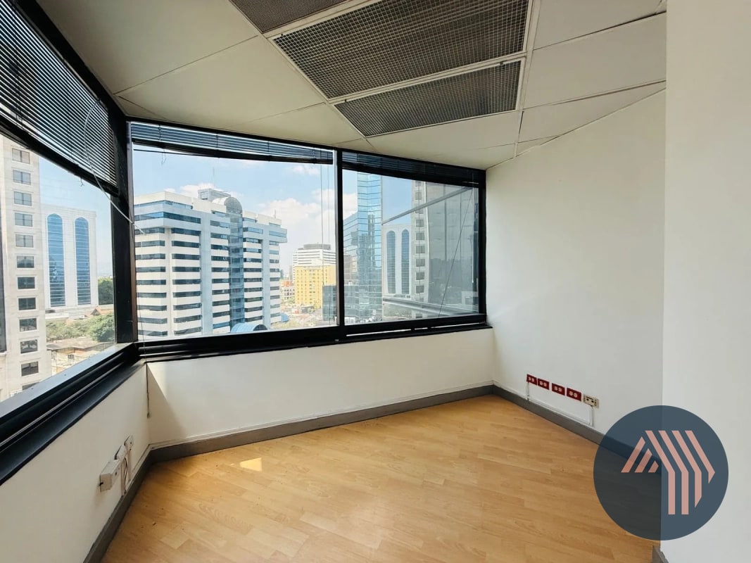 ALQUILER DE OFICINA TABICADA 151MT2 - MURANO CENTER, ZONA 10 - 8