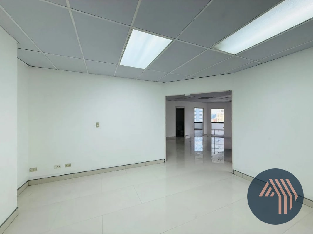 ALQUILER DE OFICINA TABICADA 185MT2 - MURANO CENTER, ZONA 10 - 1