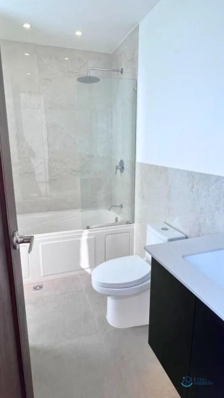 Apartamento en Alquiler – Edificio Roselló Zona 13 - 12