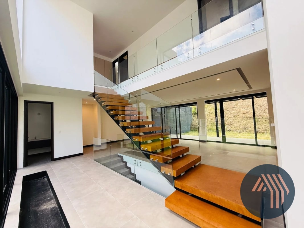 VENTA DE PRECIOSA CASA - ARAMA, SANTA CAT. PINULA - 9