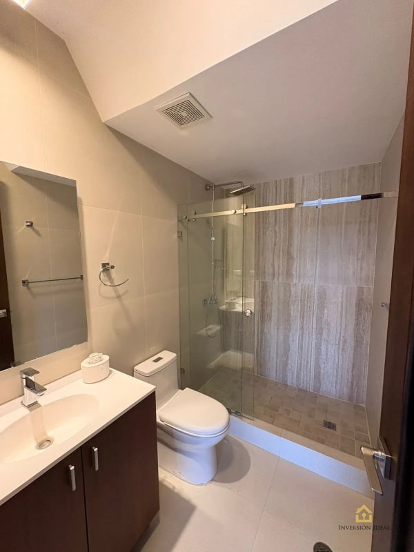 Apartamento en Renta - $1,275 | Edificio Taormina Z.15 | 2 Habitaciones + Bodega + Amenidades Top - 3