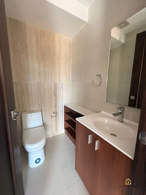 Apartamento en Renta - $1,225 | Edificio Taormina Z.15 | 1 Habitación + Bodega + Amenidades Top - 2