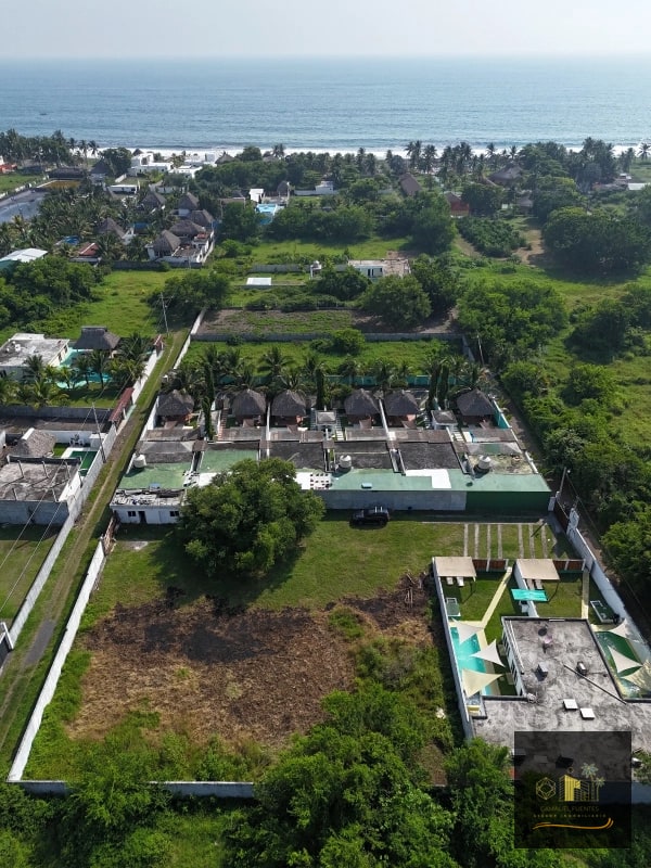 2 Casas de Playa en Venta en Monterrico - 1