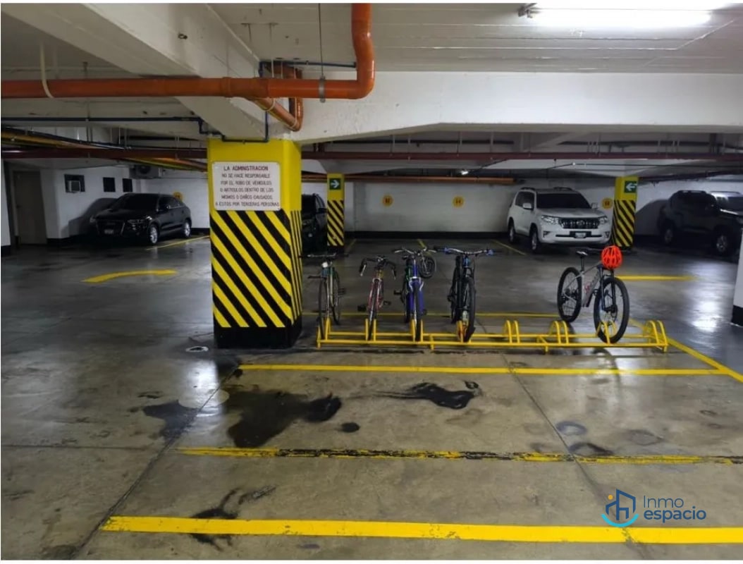 Oficina en Renta – Zona 10 | Frente a Oakland Mall y Design Center - 6