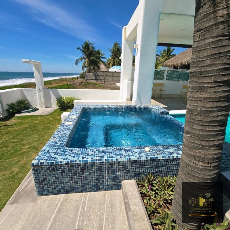 Casa De Playa en Venta Frente al mar en Monterrico - 14