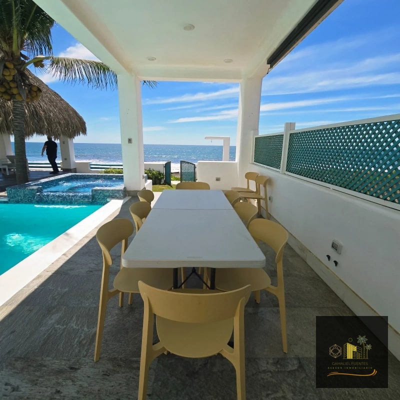 Casa De Playa en Venta Frente al mar en Monterrico - 12